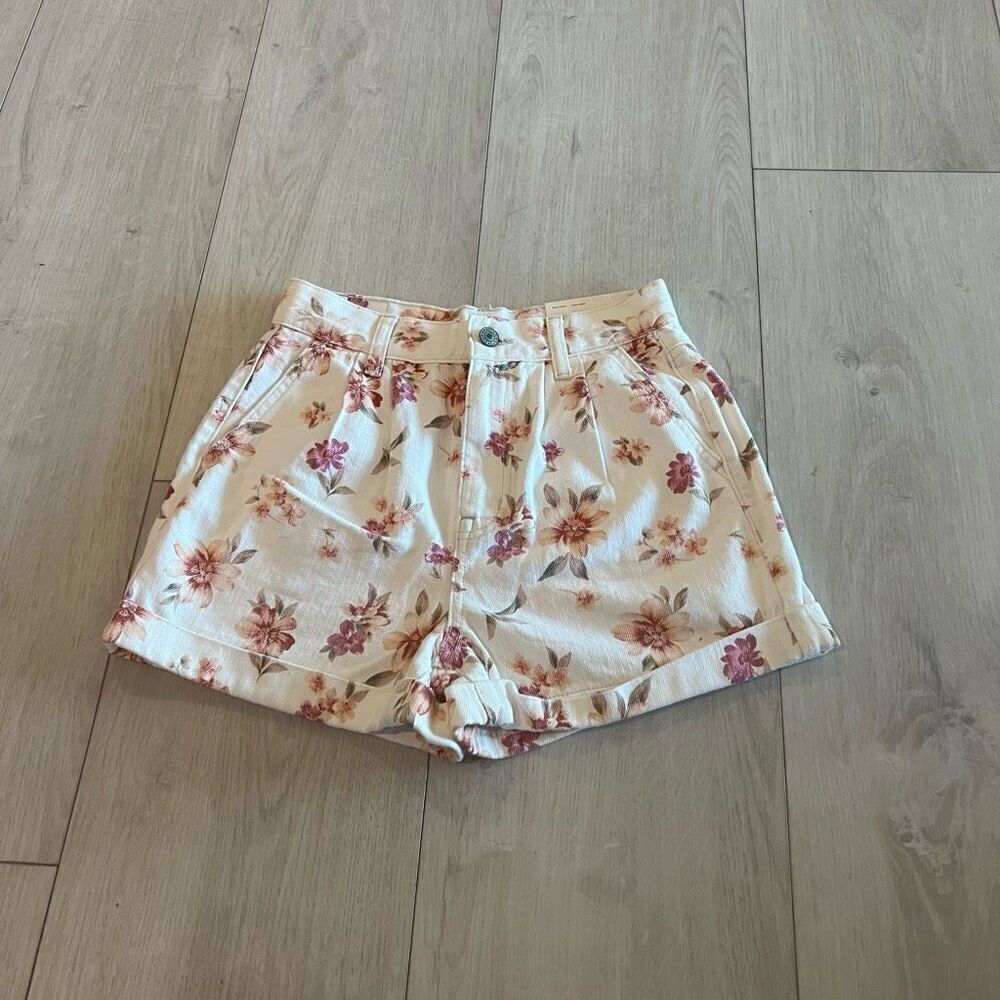 American Eagle Floral high rise pleated mom shorts size 00